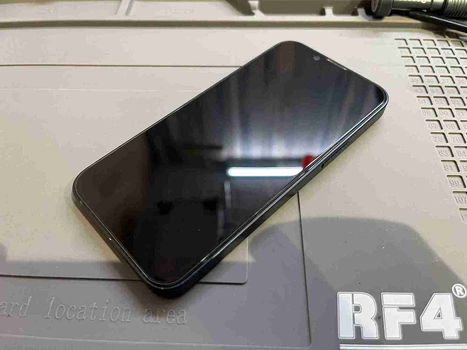 iPhone13mini バッテリー交換前