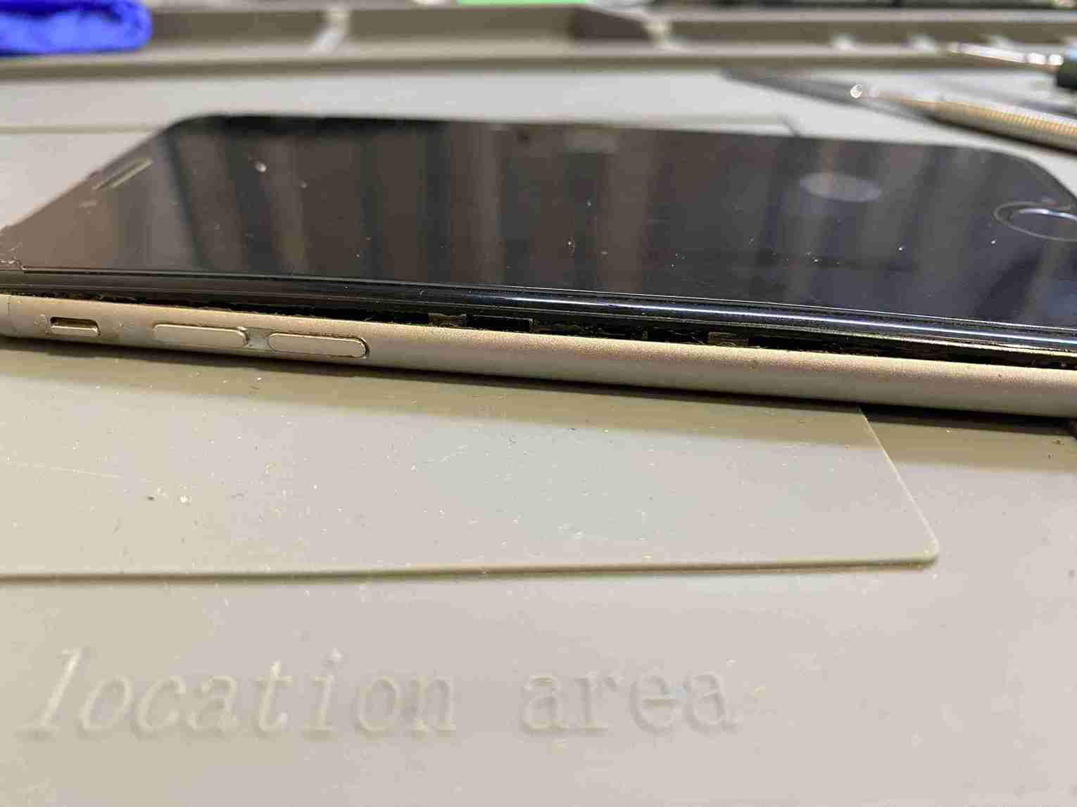 iPhone6s 膨張バッテリー 交換前