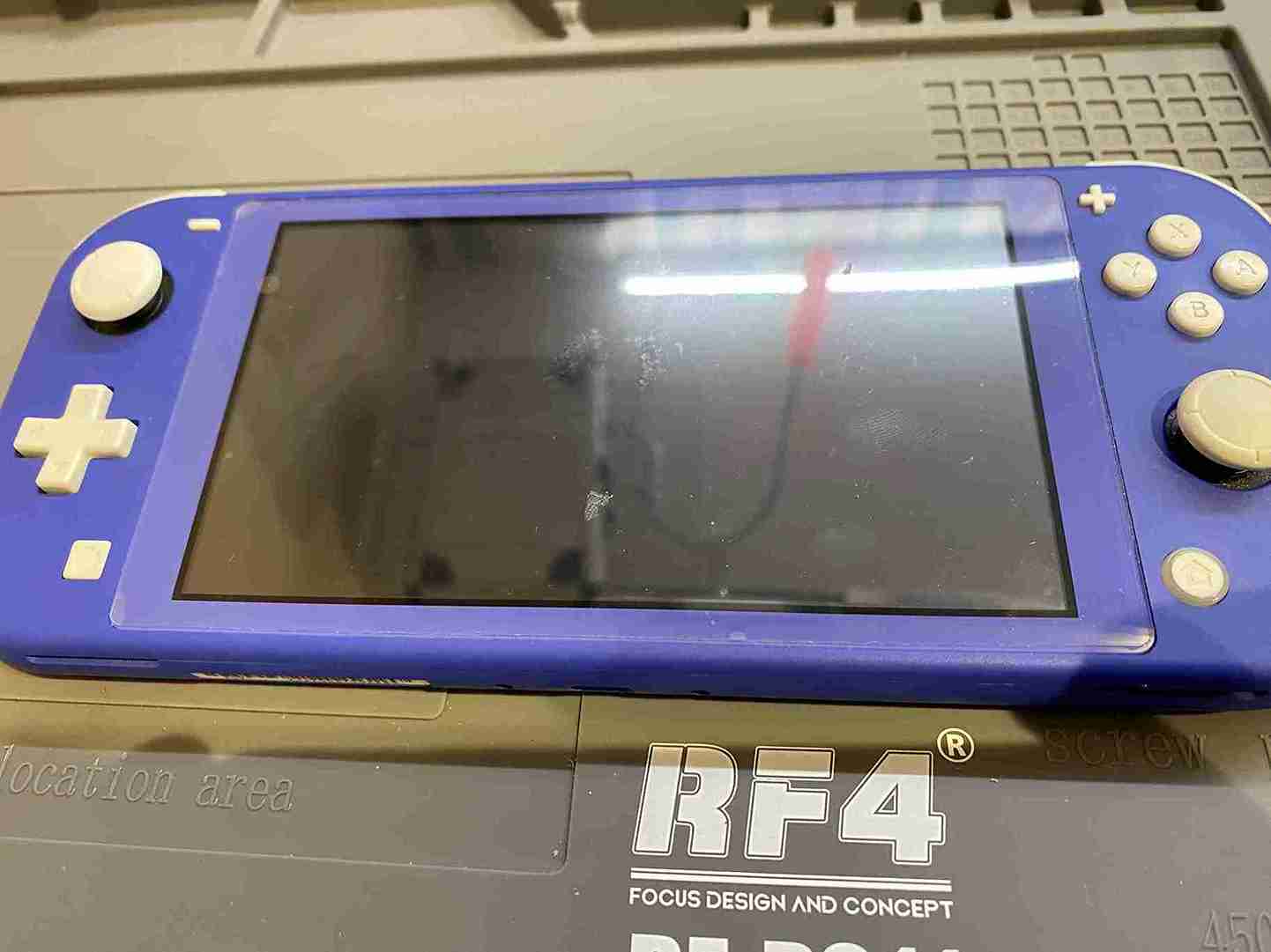 スイッチライト 液晶修理前