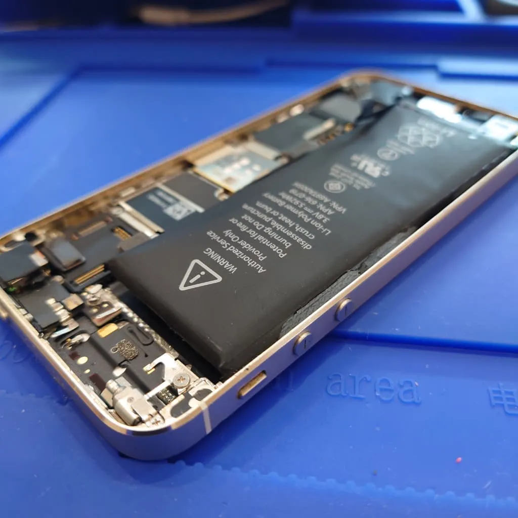 iphoneの膨張したバッテリー交換も即日修理