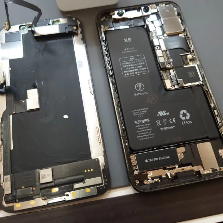 iPhoneXS画面割れ修理