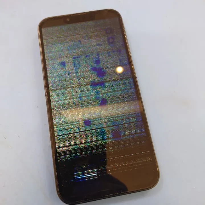 【スマートクリア】iPhone13の画面が乱れて操作不能でも即日修理可能！札幌北区で安心対応【篠路店】