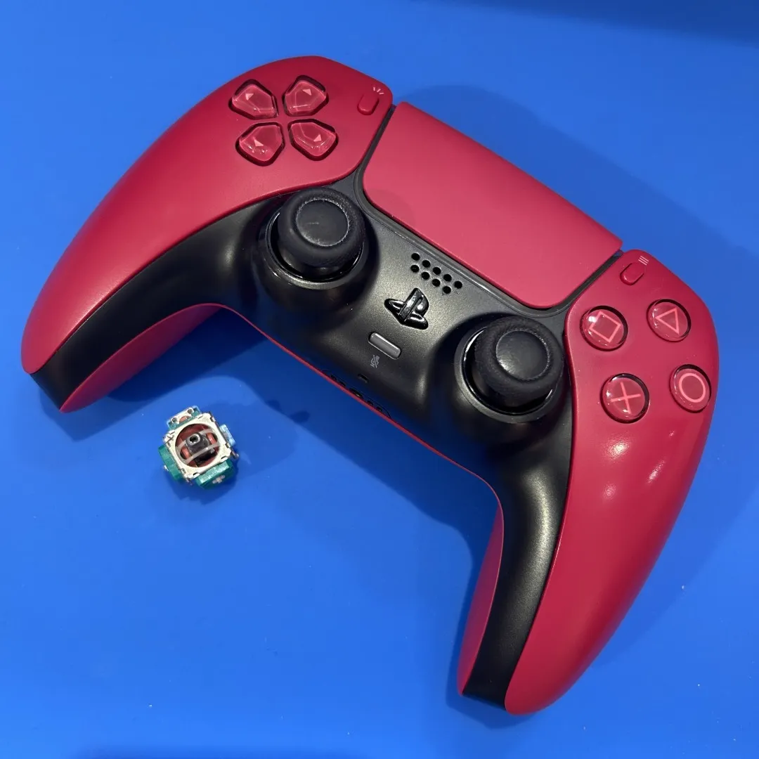 精密作業で快適操作復活！PS5コントローラースティック交換修理
