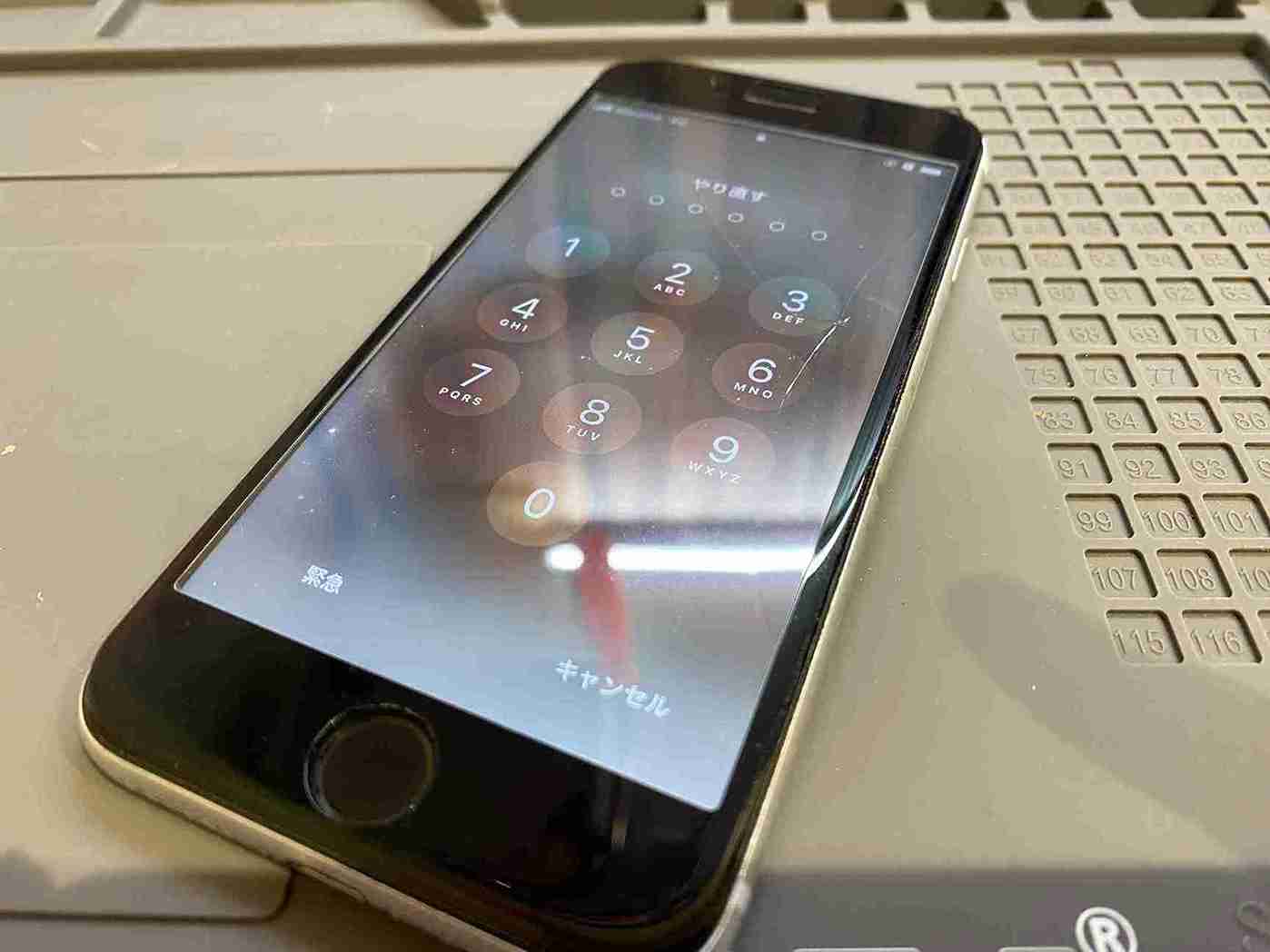 iPhoneSE2 フロントカメラ 修理前
