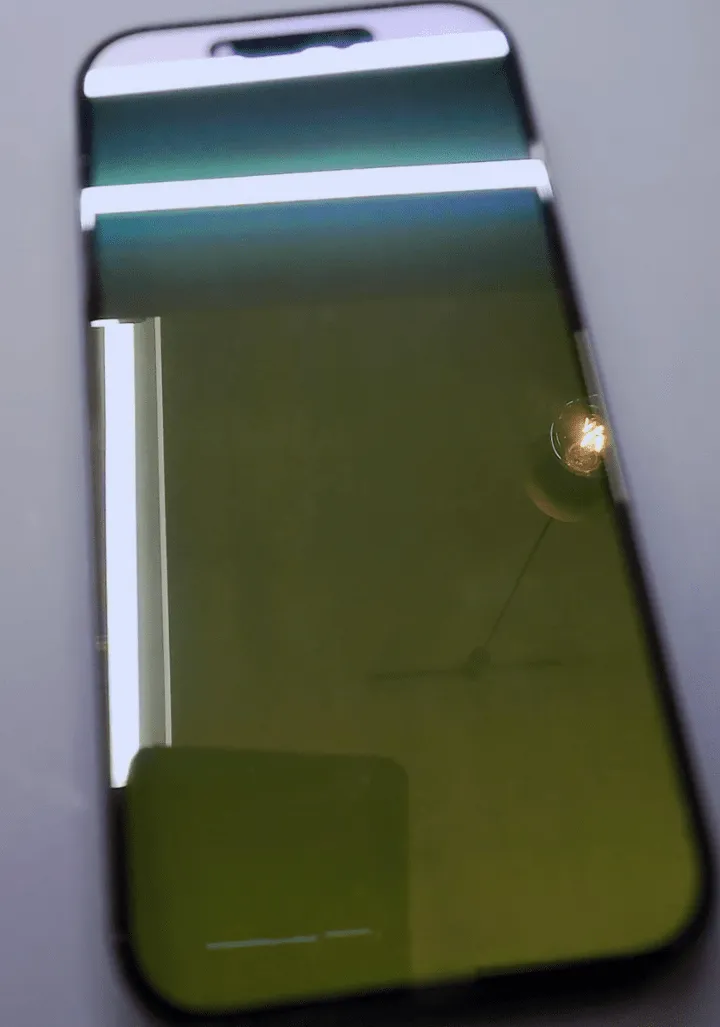 iPhone15proの画面修理も即日対応