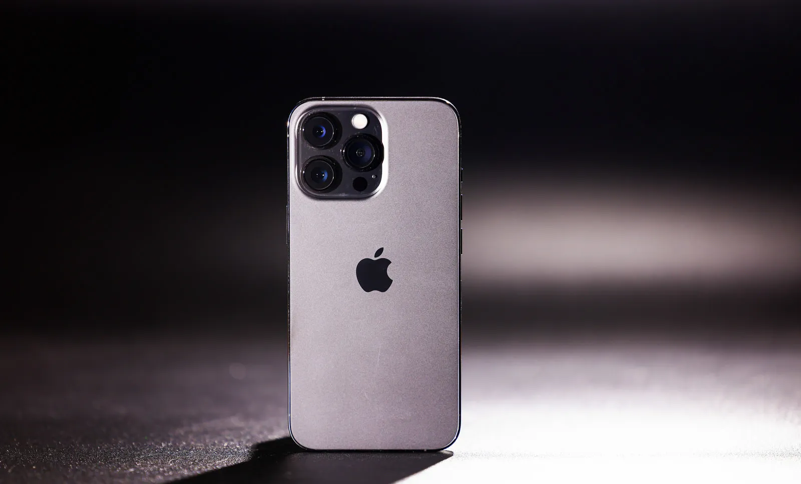 【即日対応】iPhoneの画面が真っ暗に!? 札幌でデータそのまま修理可能