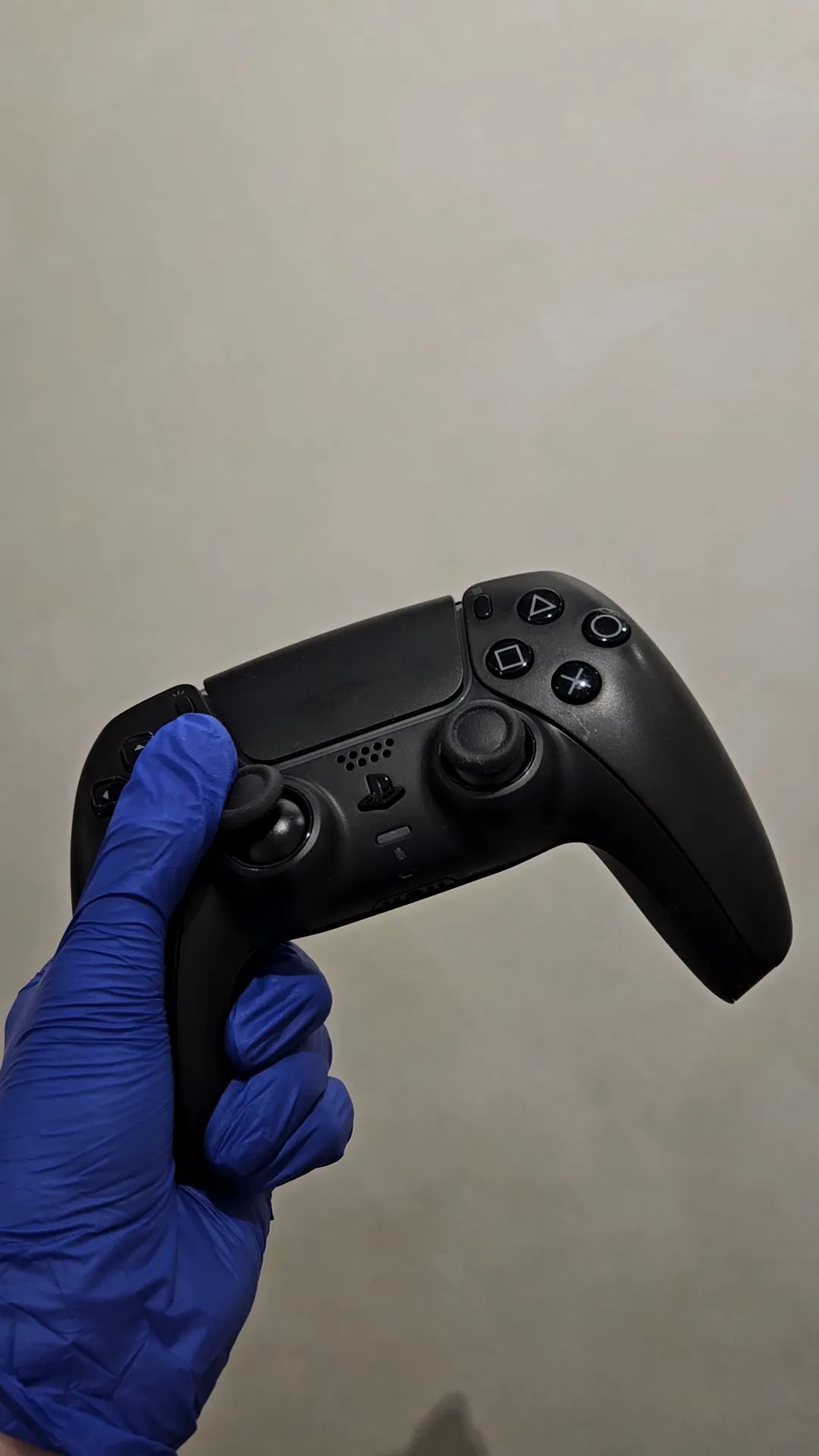 PS5 コントローラー(DualSense)のスティックドリフト修理|キャラが勝手に動く症状をアナログスティック交換で改善