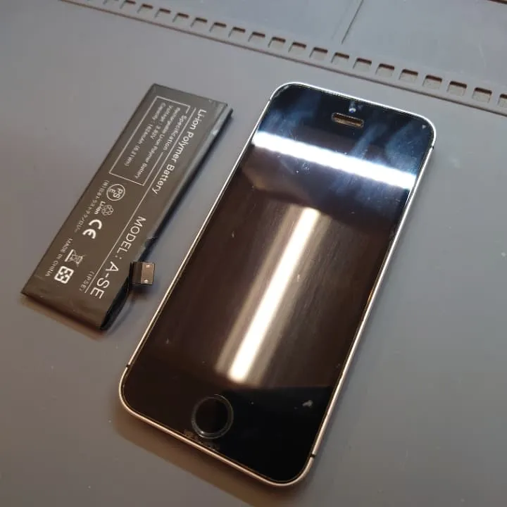iPhoneSEバッテリー交換
