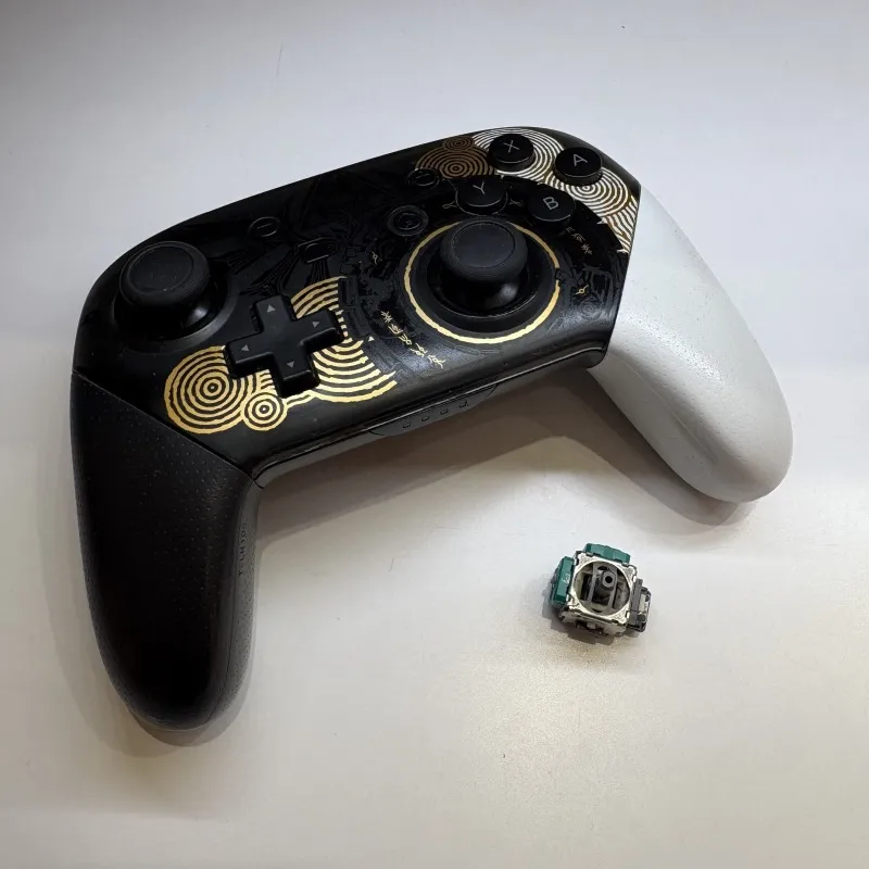 Nintendo SwitchのProコントローラーのスティック交換