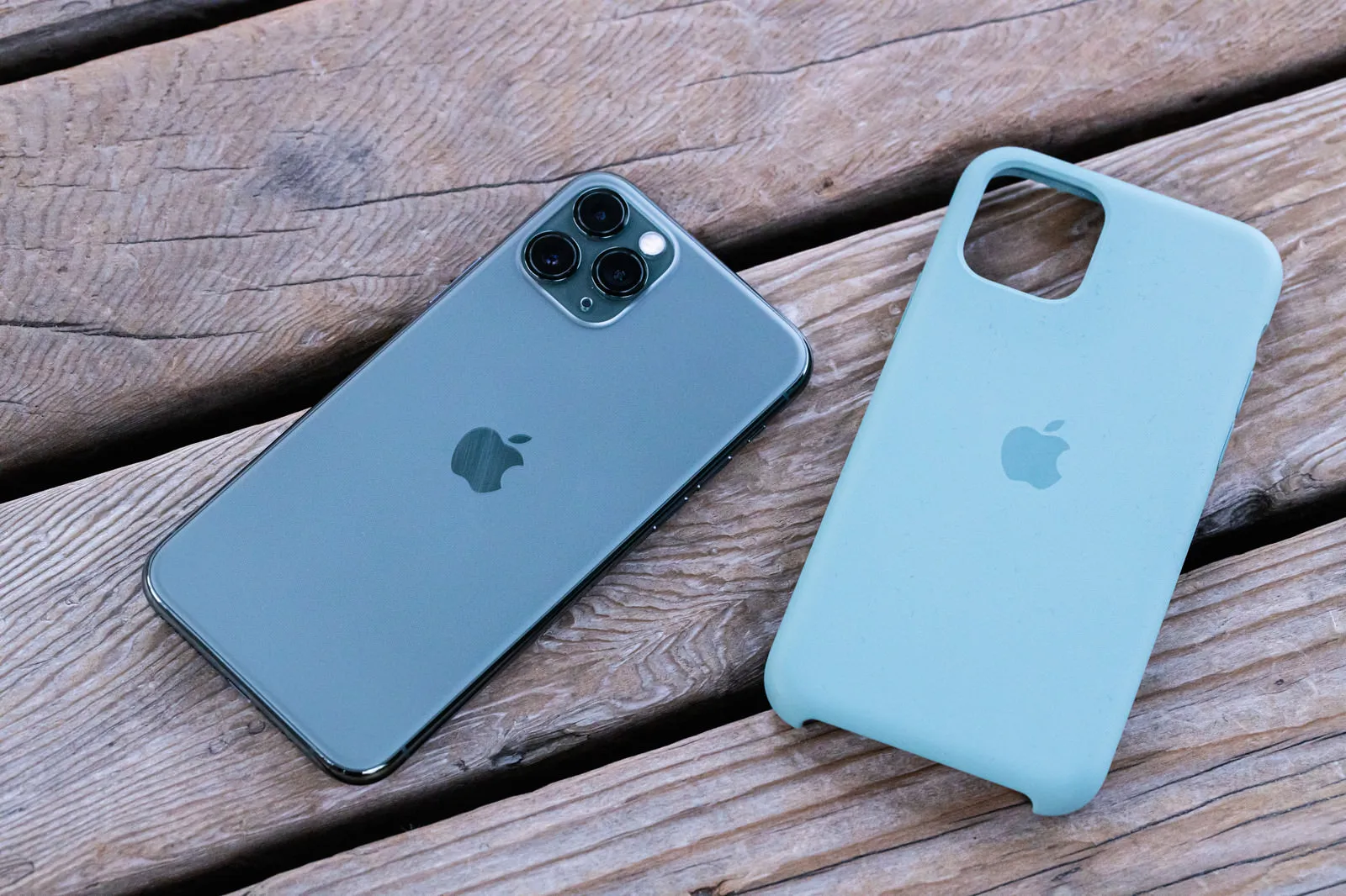札幌の冬対策!iPhone SE / 11 シリーズのバッテリー交換レポート