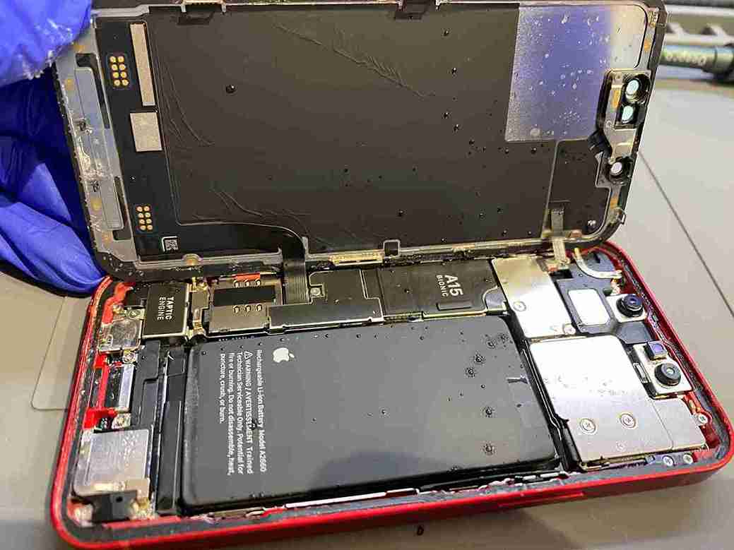 iPhone13mini 水没 応急修理中