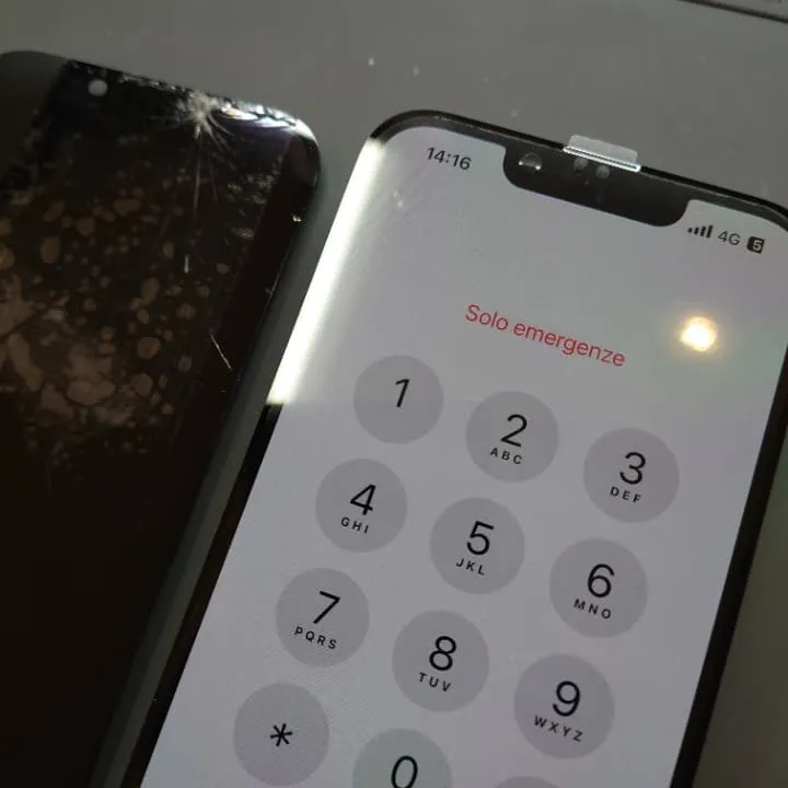 iPhone13 画面割れ修理