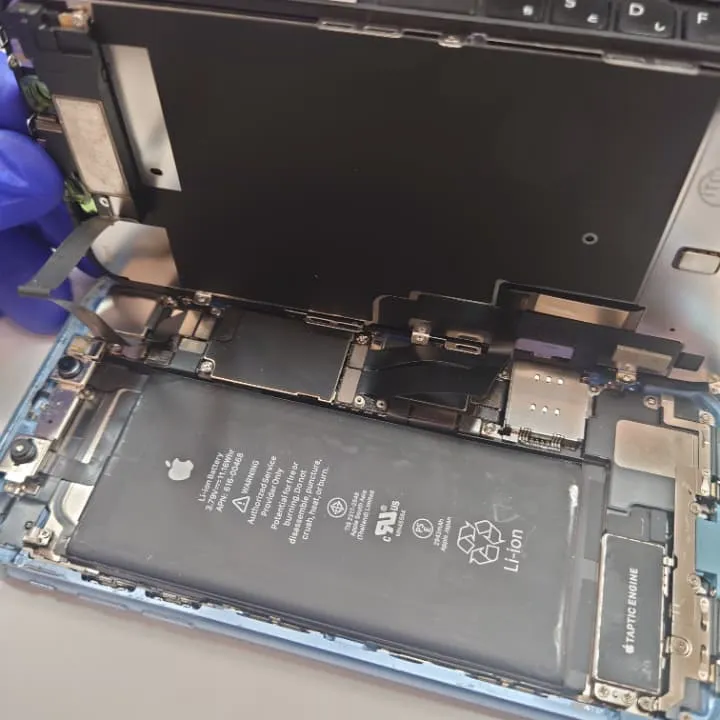 iPhoneXR画面割れ修理