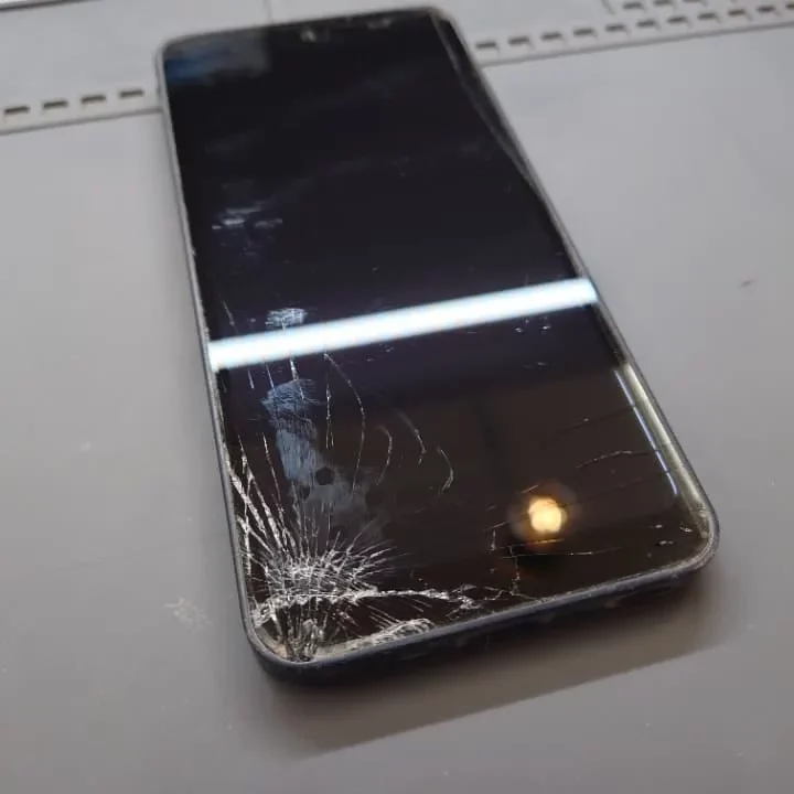 【札幌東区】AQUOS wish3の画面修理はスマートクリアで解決【栄町店】