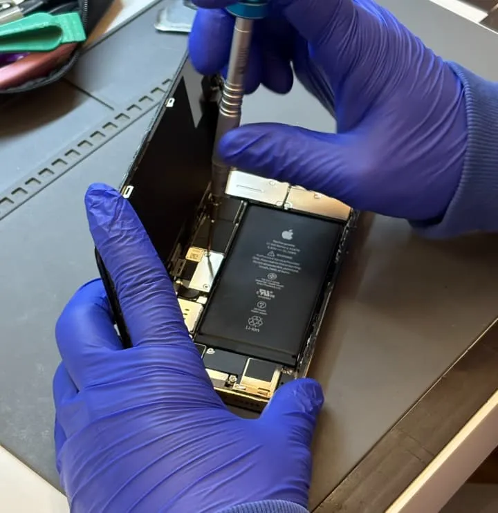 【札幌東区】iPhone12のバッテリー交換はスマートクリアで即日対応【栄町店】