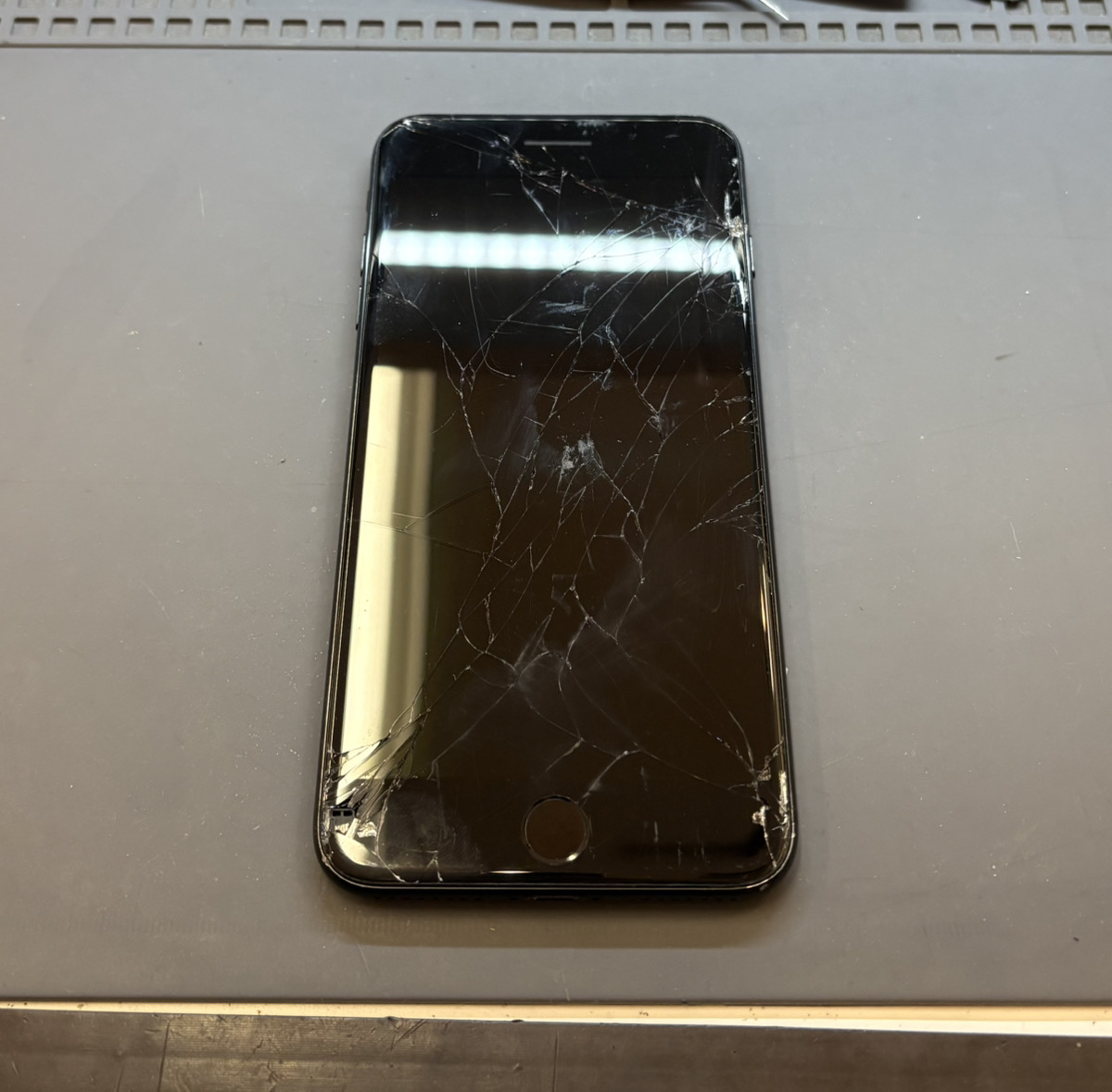 【札幌市東区】iPhone7Plusの画面修理ならスマートクリアへ【イオン栄町店】