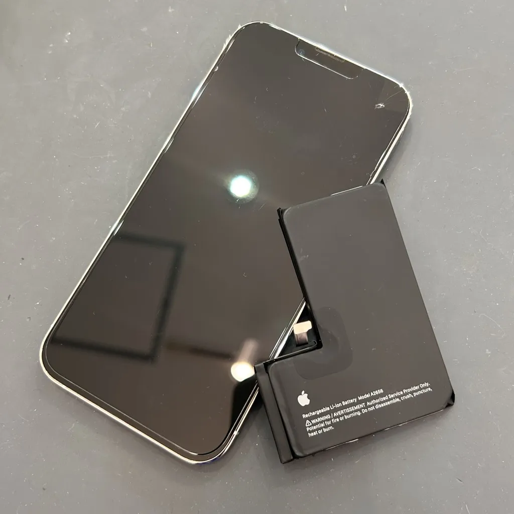 iPhone13Proのバッテリー交換と充電口交換