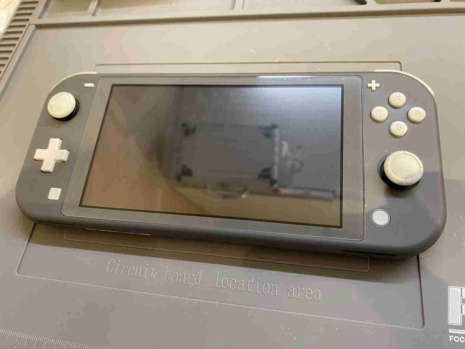 ニンテンドースイッチライトの左スティックドリフト修理前 大阪