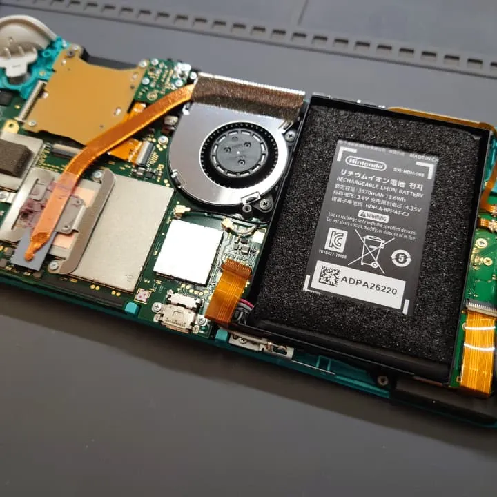 Switch Liteのバッテリー交換