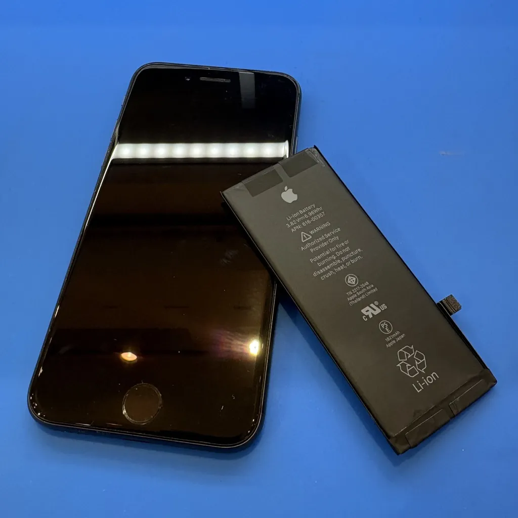iPhone8のバッテリー交換｜発熱・急激な残量低下を即日修理で改善！