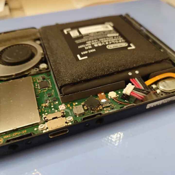 Switchのバッテリー膨張