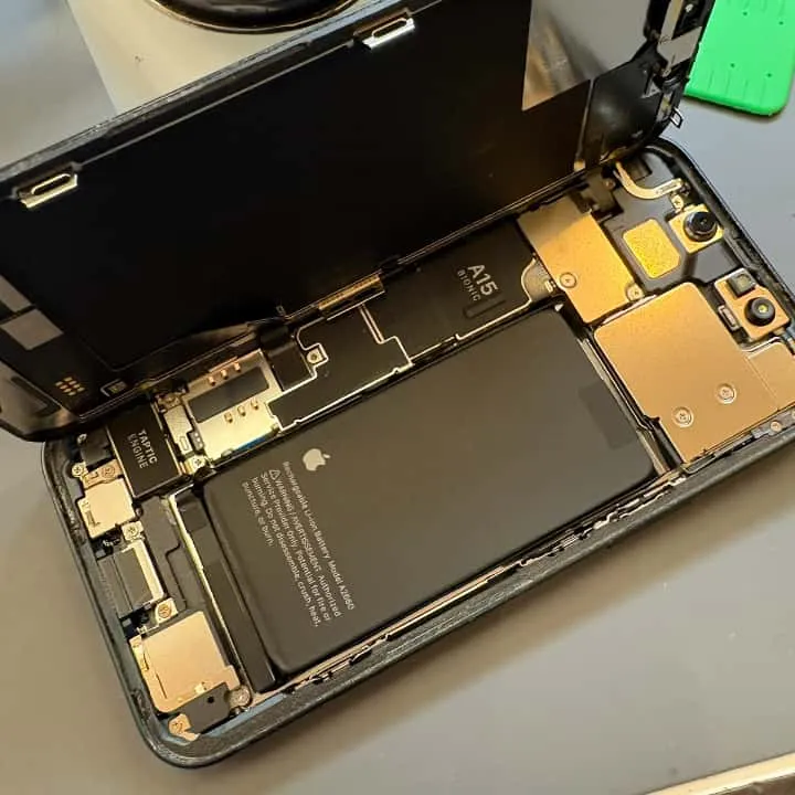 【札幌市東区】電池の減り早すぎ？iPhone13miniのバッテリー交換ならスマートクリアへ【イオン栄町店】