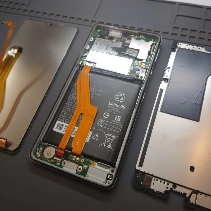 AQUOSsense5Gのバッテリー交換