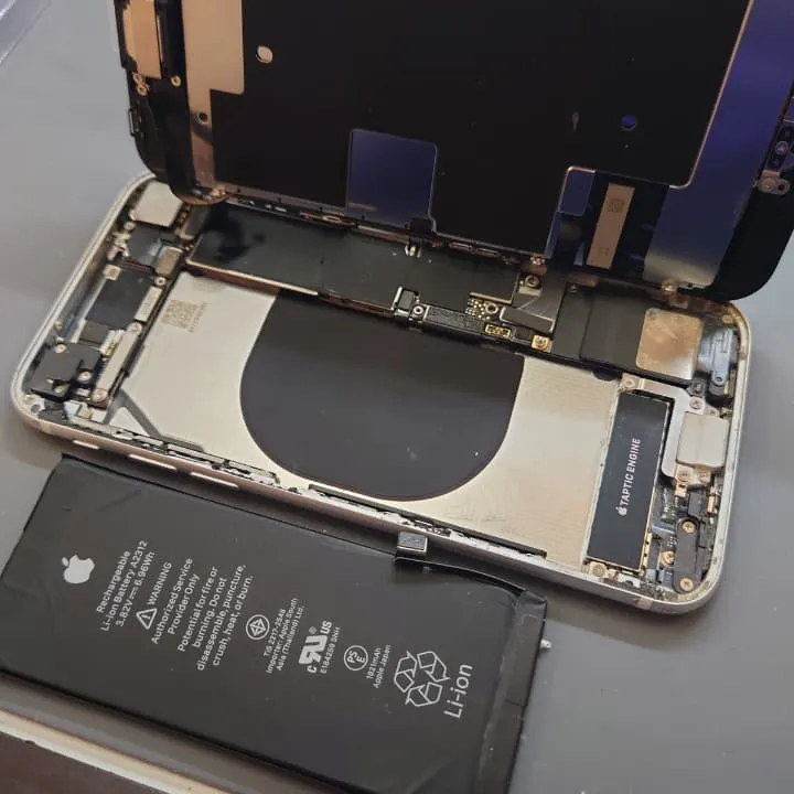 iPhoneSE2のバッテリー、画面割れ修理