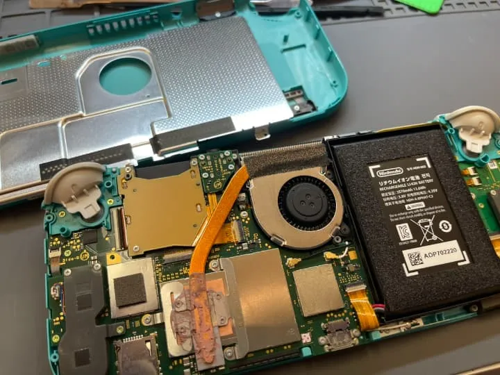 Switch Liteのバッテリー交換