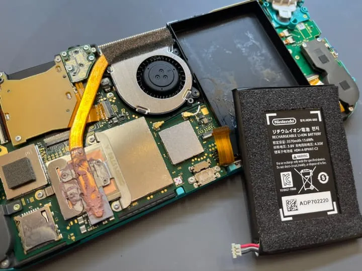 Switch Liteのバッテリー交換