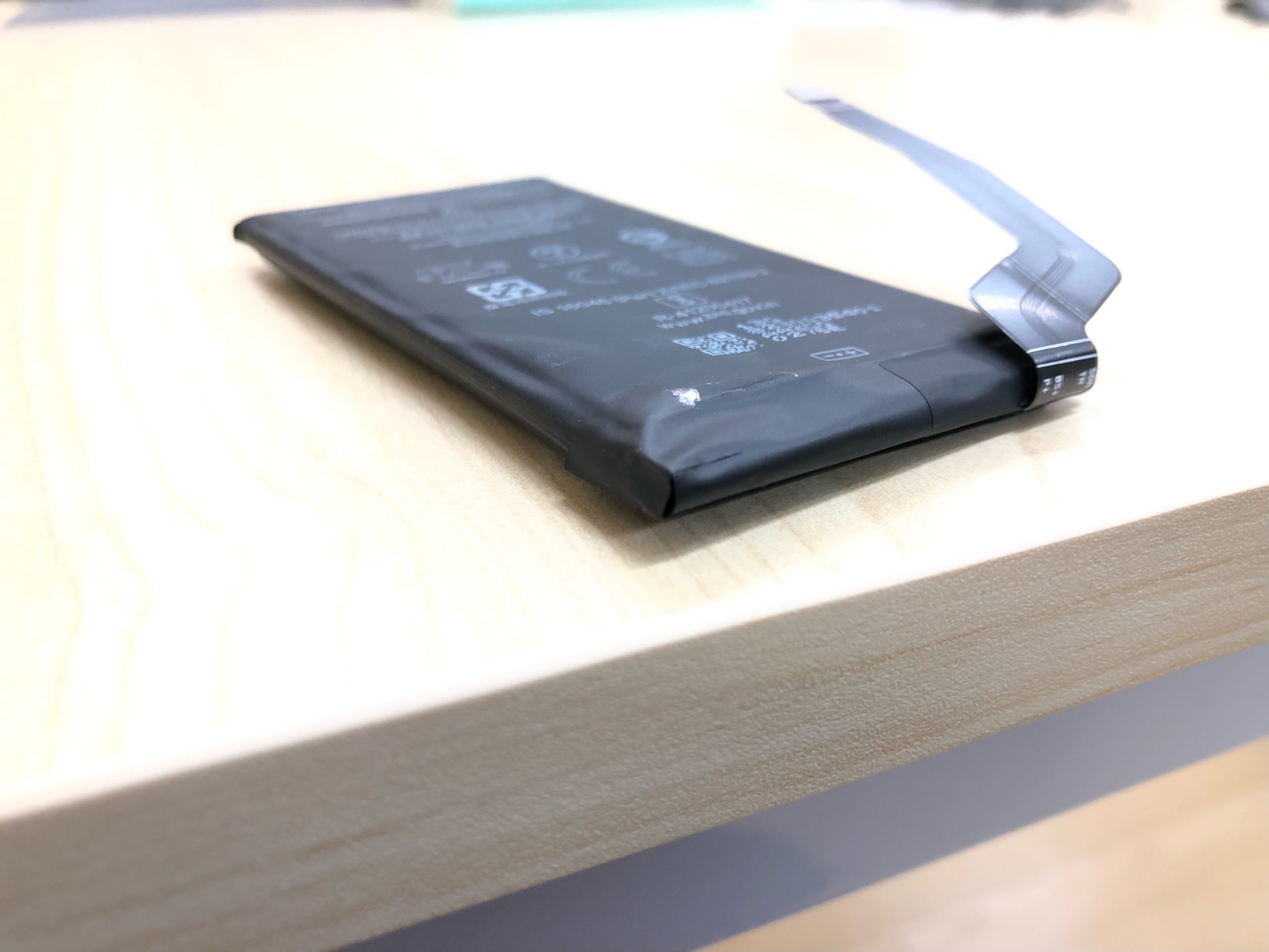 外したバッテリー