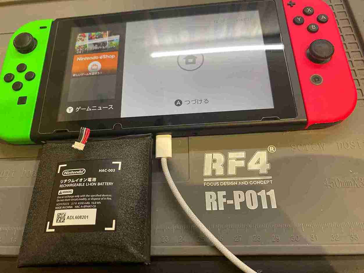 ニンテンドースイッチの膨張したバッテリー交換 大阪