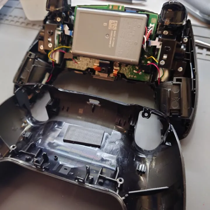 PS5 コントローラー修理