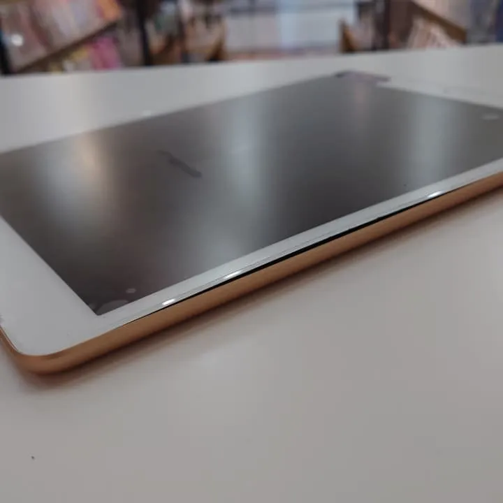 iPadバッテリー膨張修理