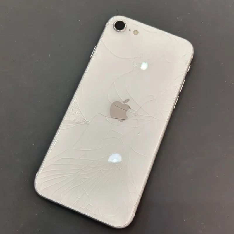 iPhoneの背面ガラス割れ交換