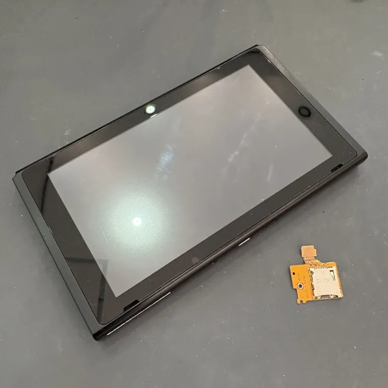 Nintendo SwitchLiteのSDカードスロット交換