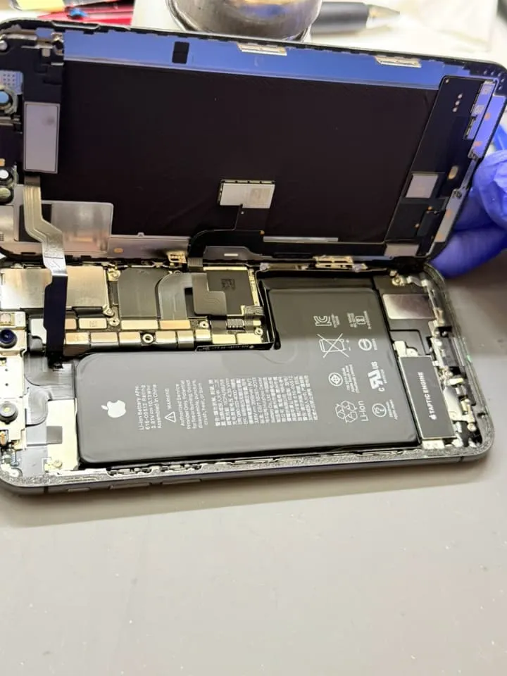 iPhoneXSバッテリー修理