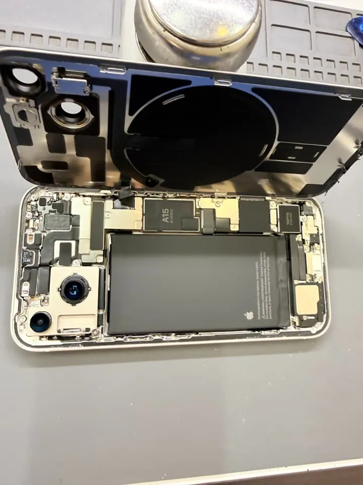 【スマートクリア】iPhone14のバッテリー交換も即日対応可能【イオン札幌栄町】