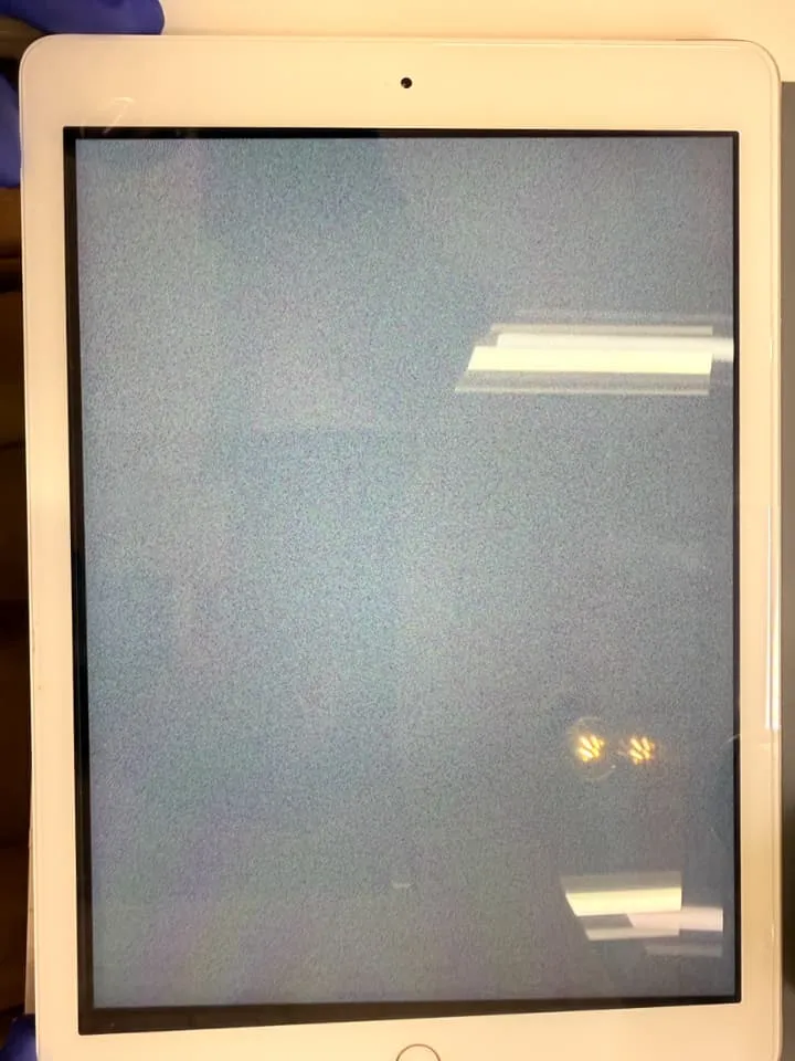 【スマートクリア】iPad第6世代の画面が映らない症状も即日修理【イオン札幌栄町】