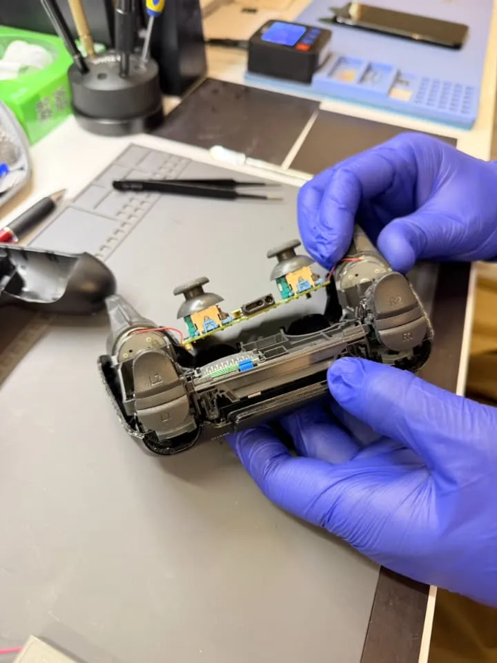 PS4 コントローラーボタン修理