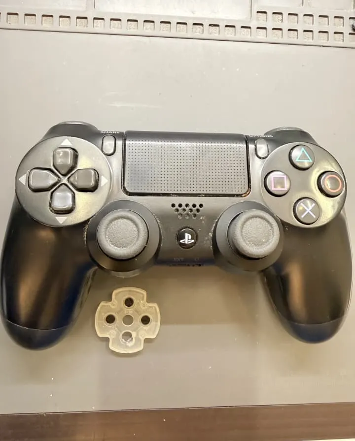 PS4 コントローラーボタン修理