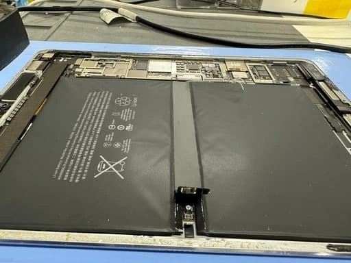 iPad バッテリー膨張