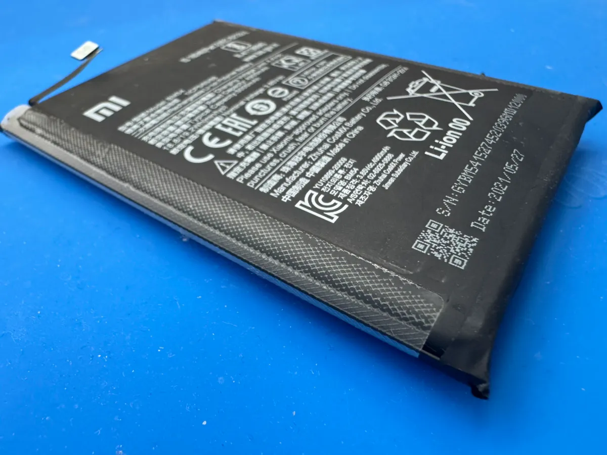 iPhoneが突然再起動を繰り返す原因は？放置すると危険な症状とは