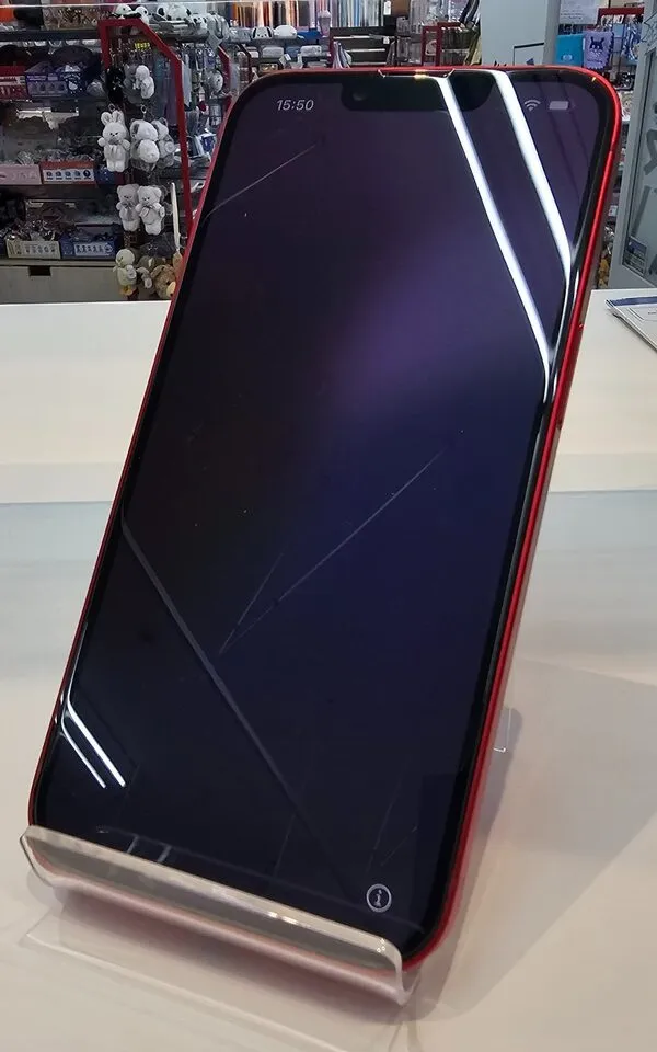 スマホを守る2つの選択肢！ガラスフィルムと液体コーティング、あなたに合うのは？【スマートクリア ドン・キホーテ小樽店】