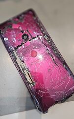 Xperia端末がバキバキに…。スマートクリア ドン・キホーテ小樽店で修理いたします！