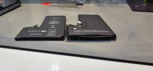 昔使っていたスマホ、久しぶりに出してみたらこんなことに…!? 膨張バッテリーの修理事例をご紹介！【スマートクリア ドン・キホーテ小樽店】