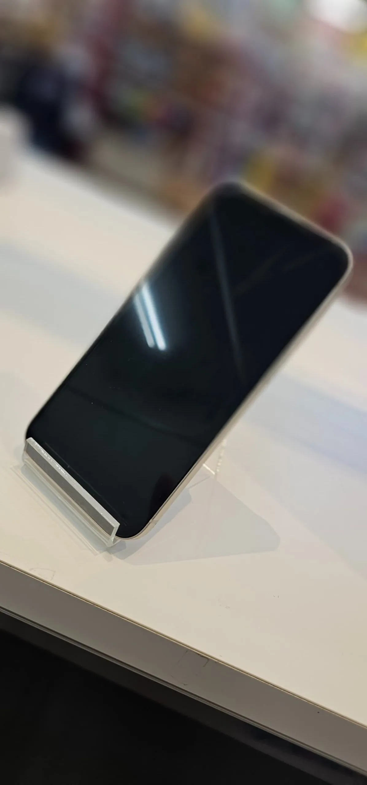 スマホの液晶が熱い・緑色に変色？そのまま放置は危険です｜スマートクリア ドン・キホーテ小樽店