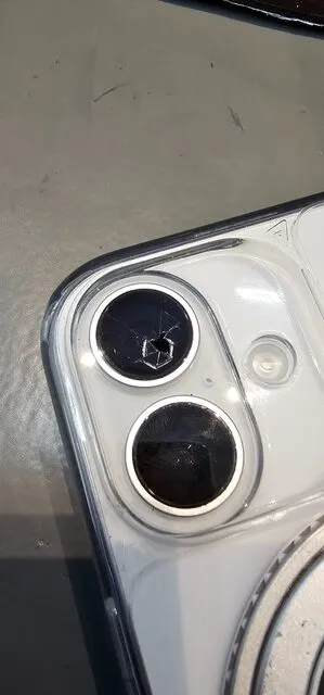 iPhone16のカメラレンズ割れはスマートクリア ドン・キホーテ小樽店におまかせ！即日修理でキレイに復活！