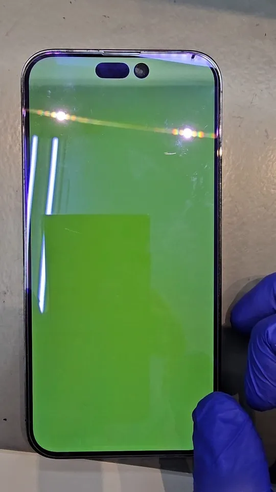 画面が真緑でジラジラする原因と対処法を解説！データは消える？｜スマートクリア ドン・キホーテ小樽店