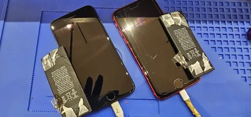 iPhoneSE2のバッテリー交換を2台同時に！最短90分で完了｜スマートクリア イオン札幌桑園店
